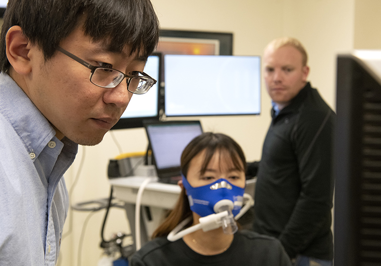 College students in a research lab.